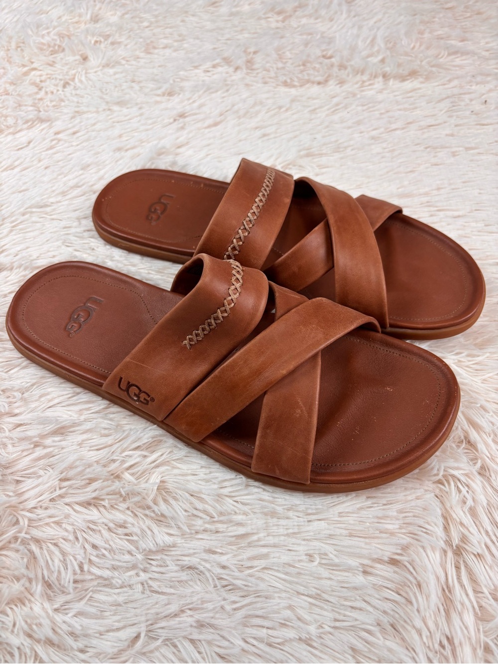 UGG Wainscott Slide Mens 11 Leather Sandals Cognac Cross Strap Comfort